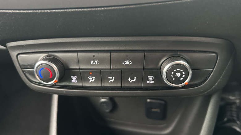 Vauxhall Crossland 1.2 Turbo Design 5dr Petrol Hatchback